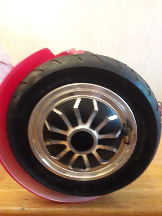 Продаю гироскутер колеса 10 дюймов