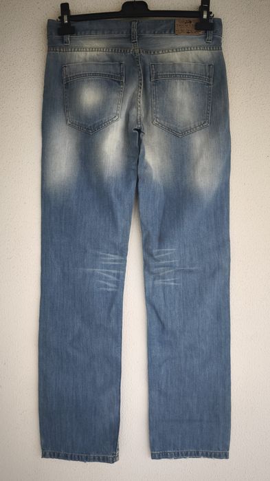 Calças de ganga clara da Tiffosi Denim.
Tamanho 13-14 anos.
Usado, ape