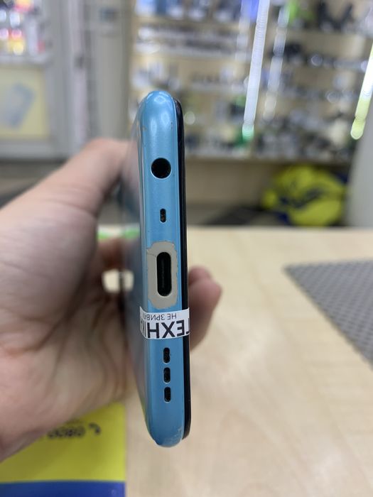 Телефон Oppo A72 4/128 gb, в гарному стані в комплекті зарядний прист!