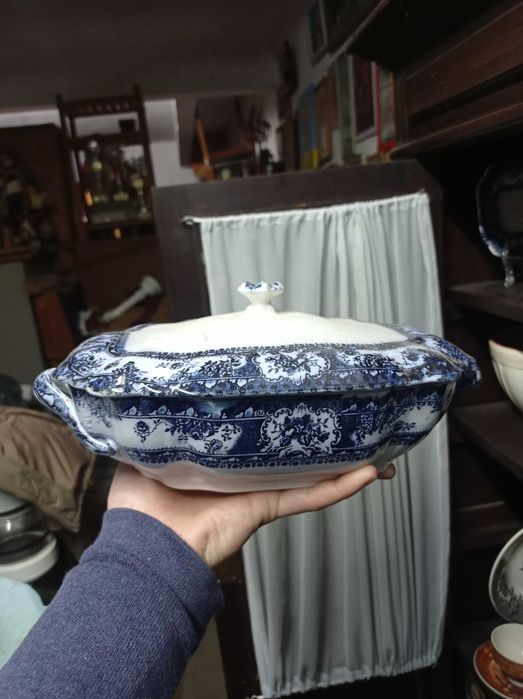 Terrina with Beira Motif, Ancient Sacavém Ceramics