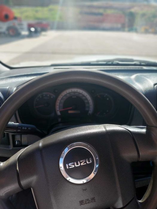 Isuzu D-MAX 2013