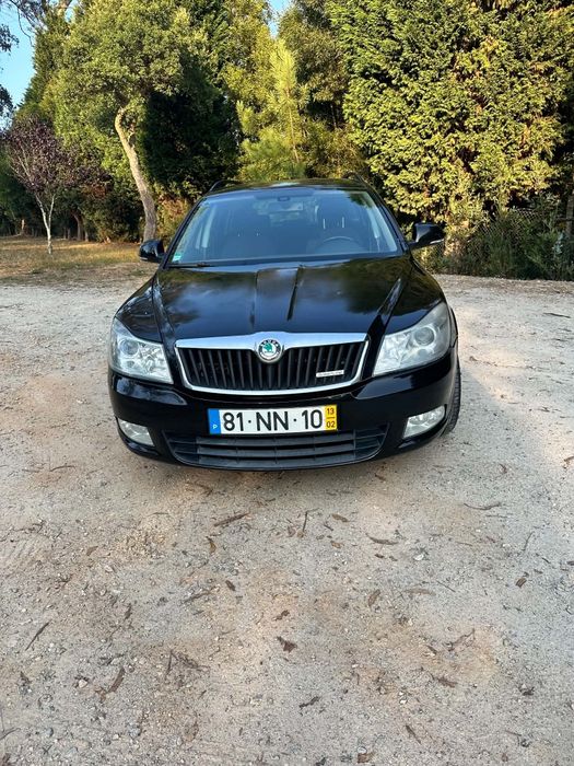 Skoda Octavia  2013  em muito bom estado
