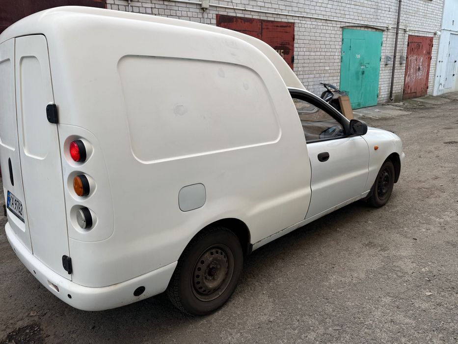 Продам гарну машину