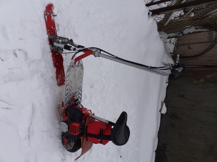 nowy skuterek śnieżny spalinowy z opcją na lato.