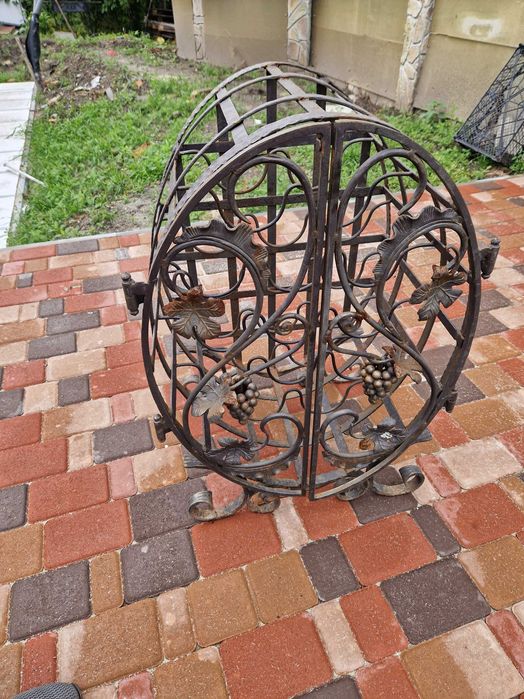 Вина шафа з металу