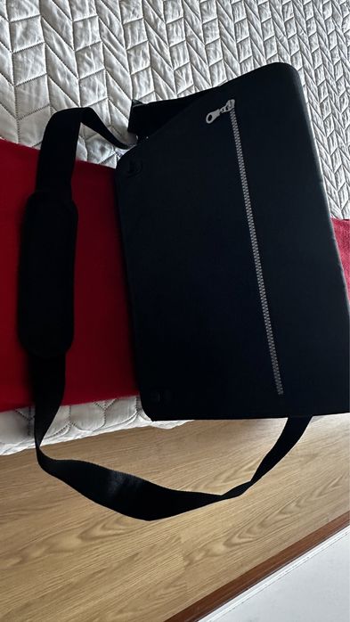 Saco Preto de tira colo