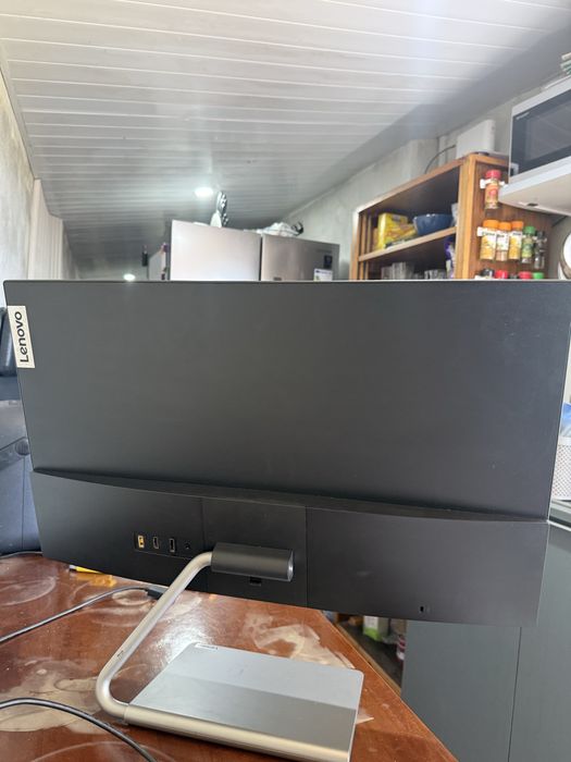 Monitor 2K 27” Lenovo