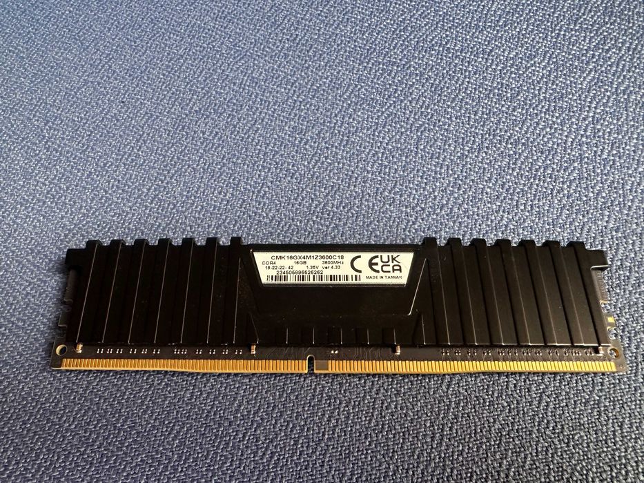 Corsair Vengeance LPX 16 GB DDR4 3600 MHz CL18 (1 × 16 GB) -  Testada e Aprovada