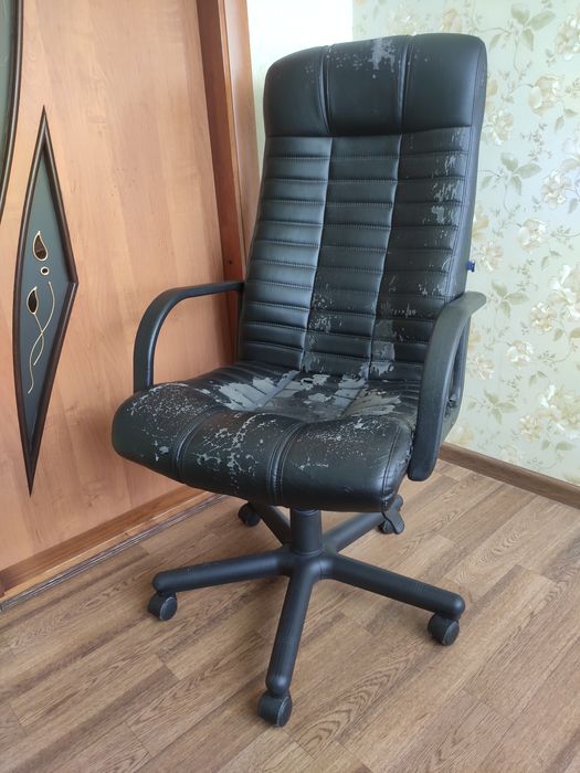 Офісне крісло NOWY STYL