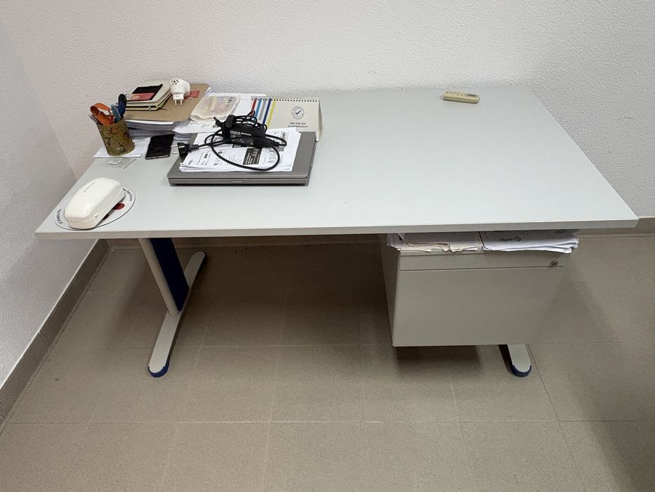 Secretaria com modulo gavetas