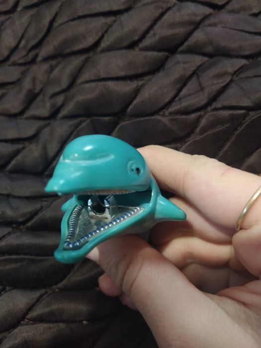 Дельфин с механизмом