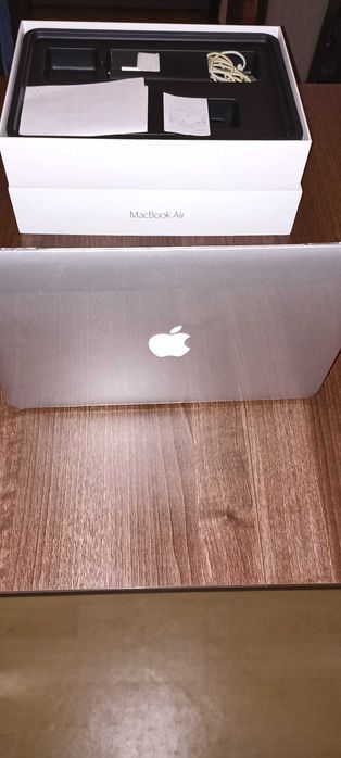 MacBook Air 13  A1466 Idealny 100 % Sprawny Nowa Bateria.
