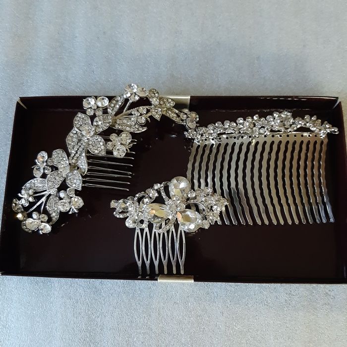 Заколка для волос из камней