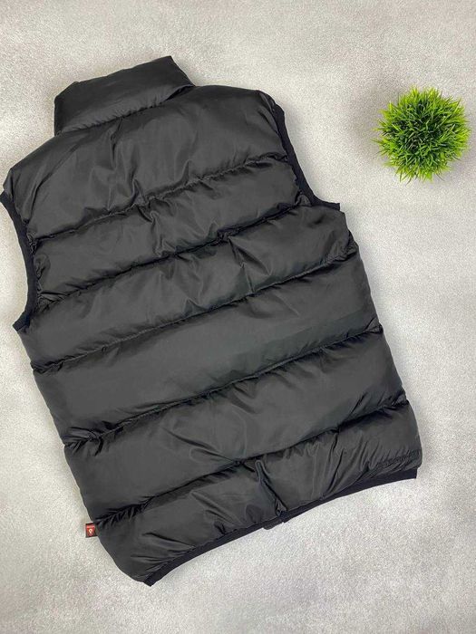 Жилетка Nike Storm Fit чорна