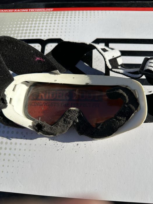 balaclavas novas e oculos usados motocross