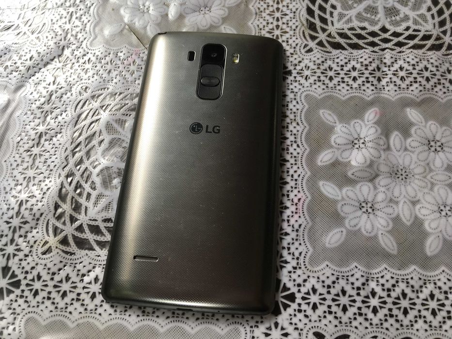 Продам телефон LG G4 Stylus. 1/8GB.  5.7"IPS стілус в комплекті