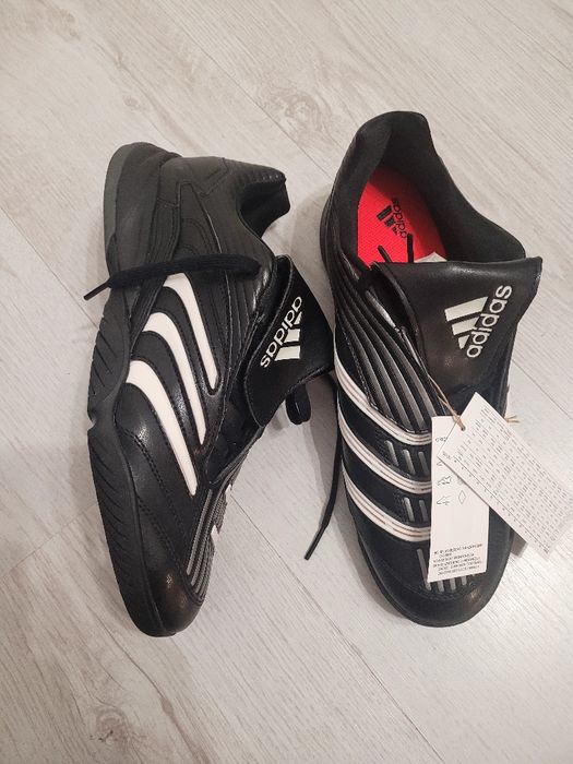 Кроссовки Adidas PREDATOR SALA нові оригінал