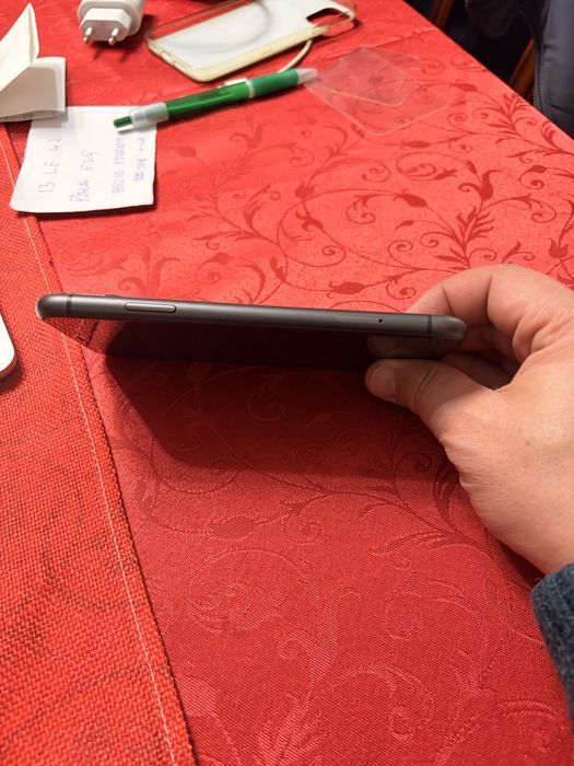 Apple IPHONE 11 64 GB