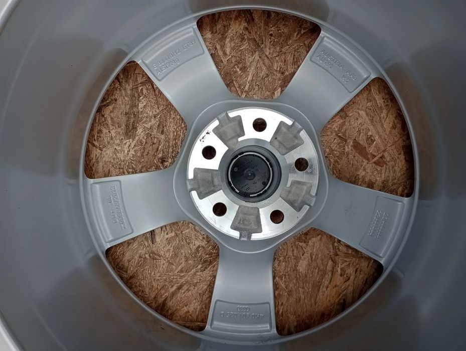 Felgi Aluminiowe AUDI 5x112 r18 8j et39 a3 a4 a5 a6 a7 a8 q2 q3 q5