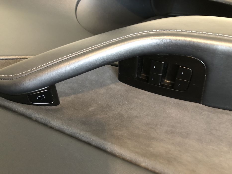 Продам дверні карти Tesla Y