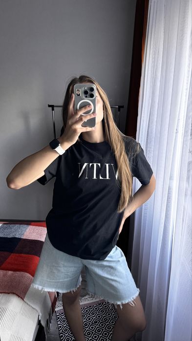 Жіноча оверсайз футболка Valentino