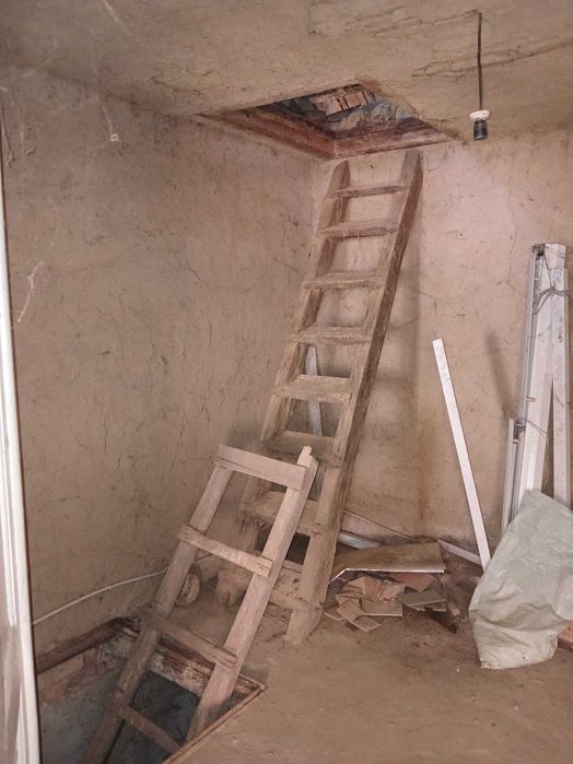 Будинок під бізнес та житло в затишному селі Берегівщини (ліс, озеро).