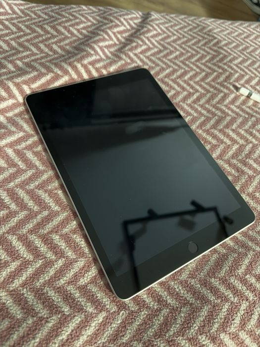 iPad 9 64gb Silver + apple pencil 1