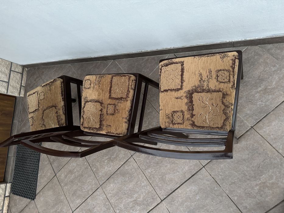 4 krzesła tapicerowane