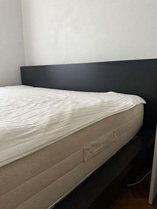 Cama IKEA MALM 160x200 + estrado de ripas + colchão.