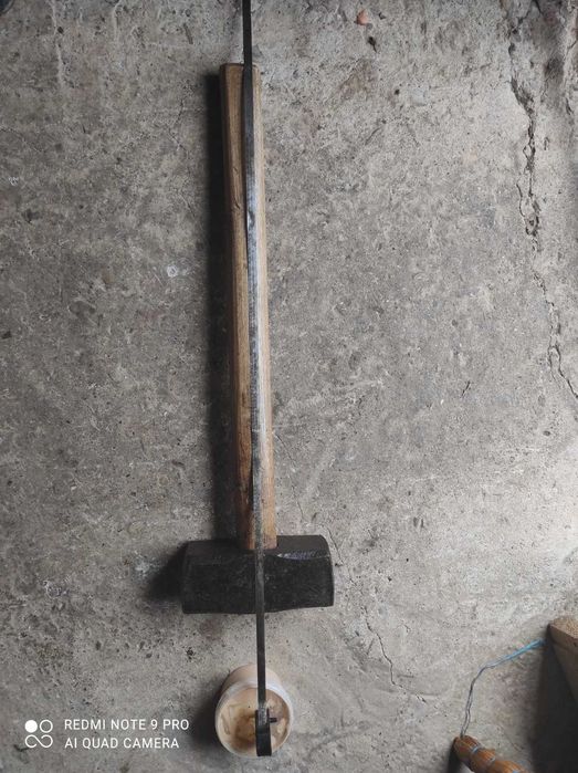 Молот      Кувалда. - 6 кг.