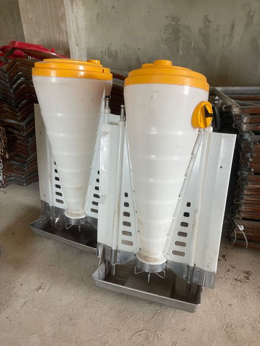 Тубомат, кормовий автомат SKIOLD з Данії