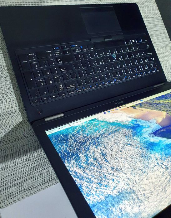 Dell Latitude FullHD 250nit!!! intel®core™i7/AMD® Radeon R7™ M360/SSDNvme/Bluetooth/Lan/PC/Win11