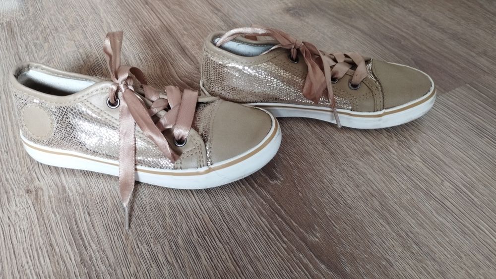 Buty dziewczęce r. 26