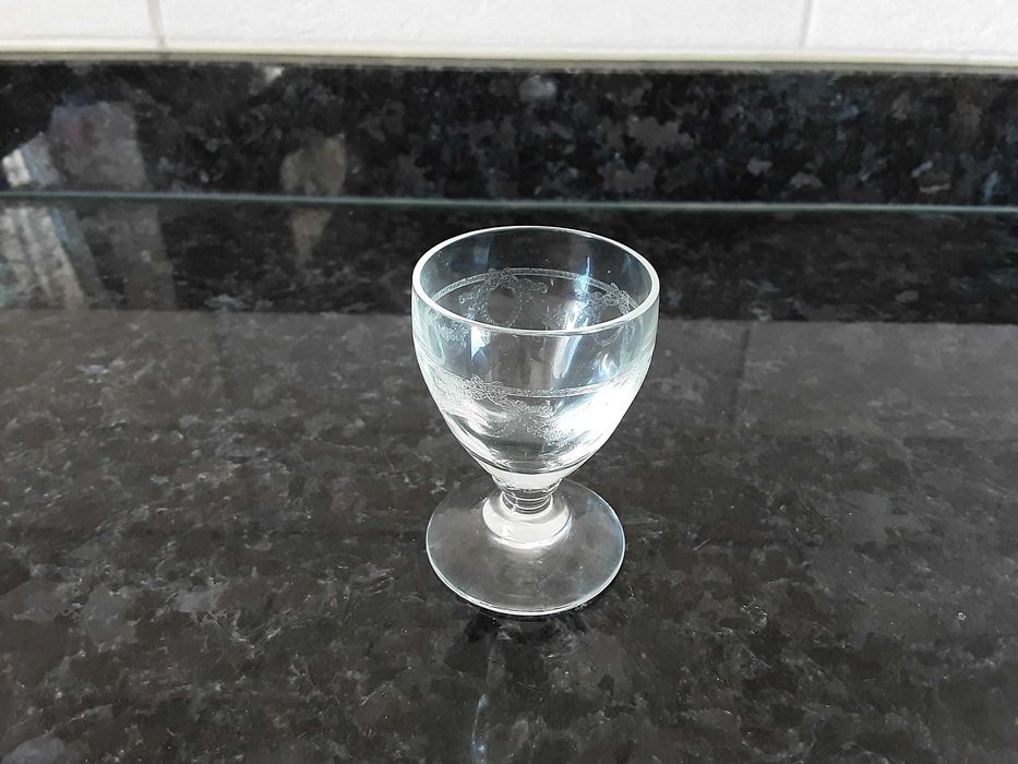 Conjunto de 7 Copos de Licor Antigos/Vintage