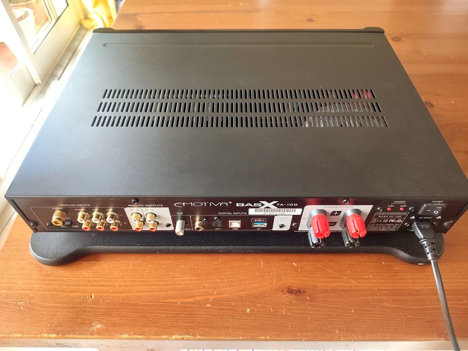 Emotiva BasX TA-100 Amplificador/Pre/Dac/Phono/FM Receiver Impecável!