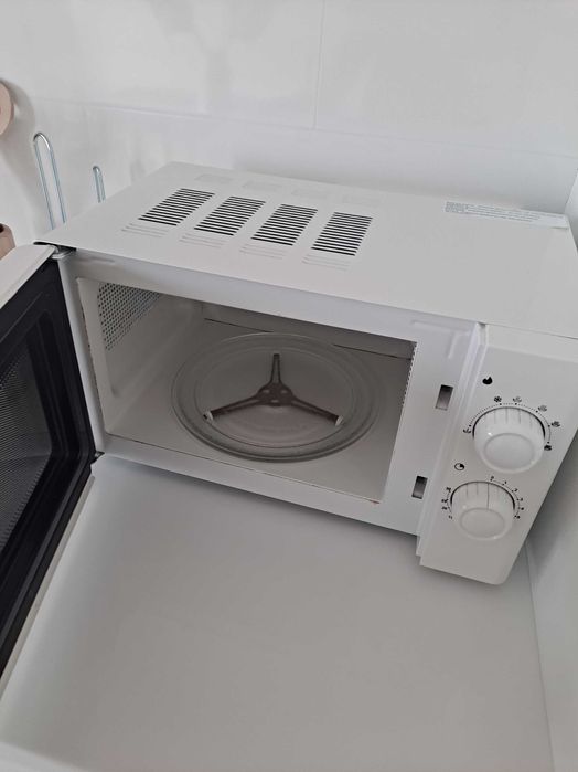 Limpezas e serviços de reparações.