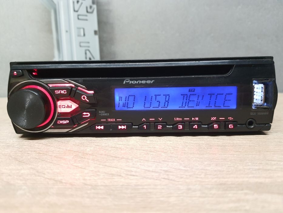 Radio Samochodowe Pioneer CD z Mp3, USB, AUX, DEH-1800UBB Podś. VW