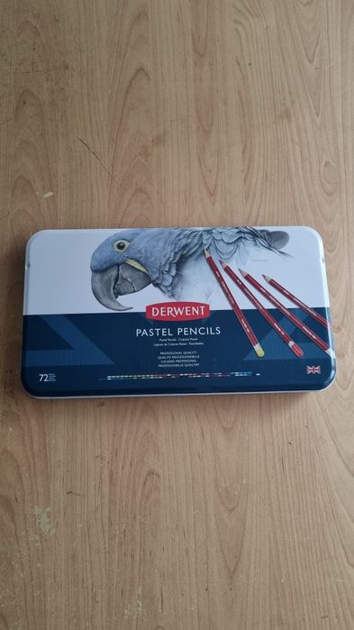 Komplet kredek DERWENT Pastel Pencils 72 szt.