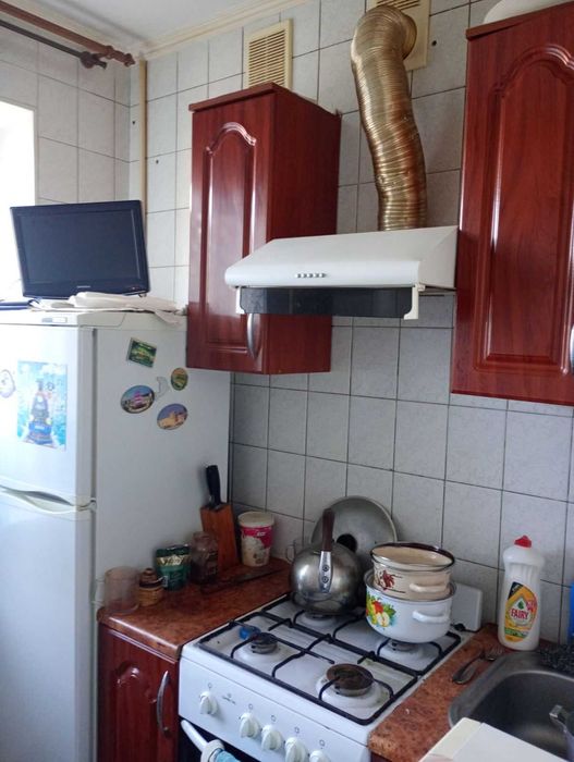 Продам 2х ком кв Салтовское  Шоссе. Отличный район. Сертификат да. TB