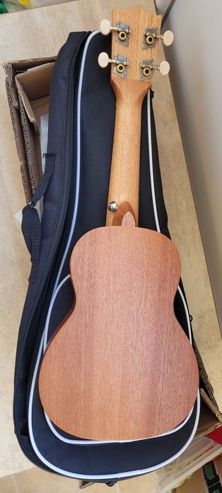 Укулеле Burks Soprano UK-21 з чохлом