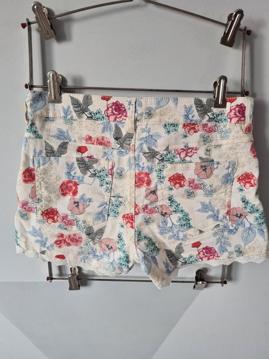 Spodenki szorty z koronką H&M