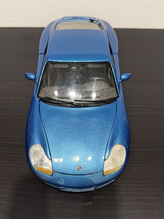 Porsche 911 Carrera 1/18