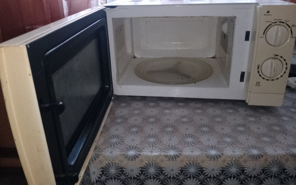 Продам микроволновку Delfa