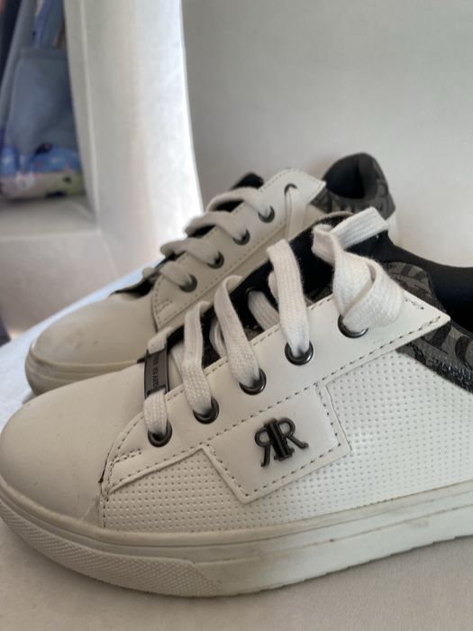 Buty River Island