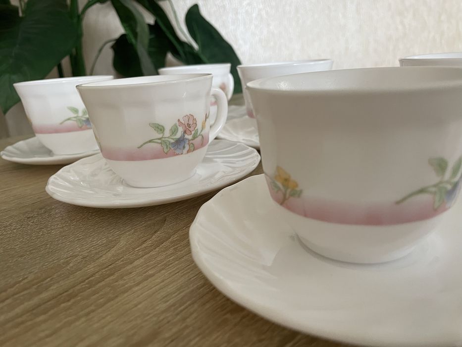 Вінтажний набір чайних чашок і блюдець Arcopal France Victoria з 6 шт
