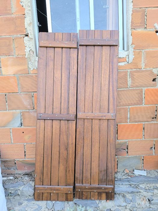 Portas em Madeira maciça de Niangon ( sem aro)