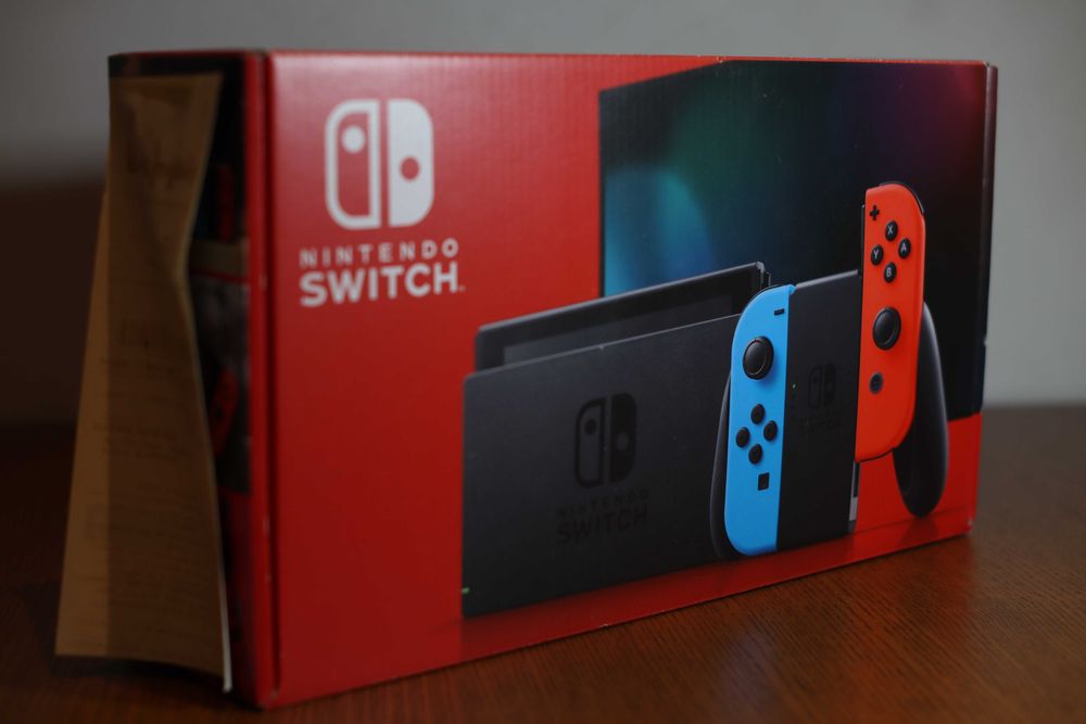 Nintendo Switch OLED + Switch V2