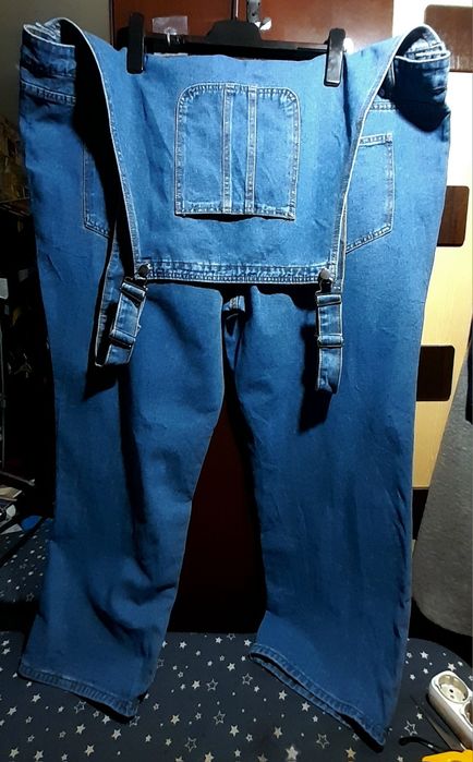 Ого-го какой размерчик мужской джинсовый комбинезон большой размер.