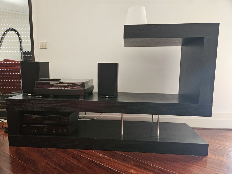 Móvel tipo estante preto BoConcept