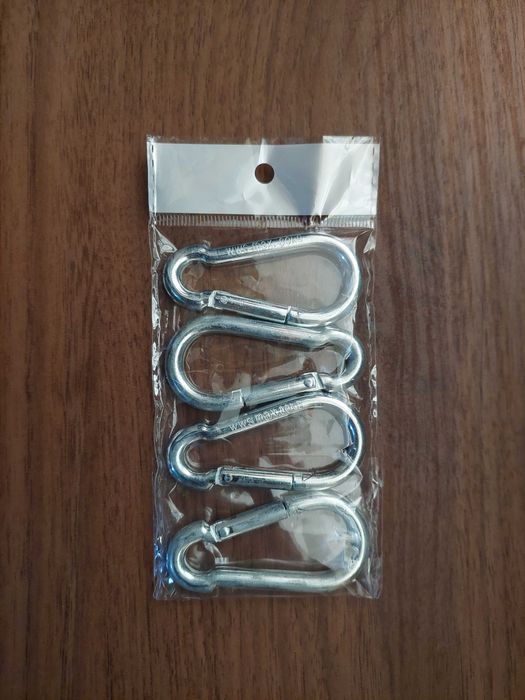 4 Mosquetões novos, de carga máxima 80Kg.Tamanho 6cm